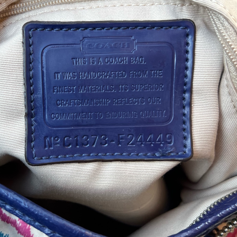 Vintage Coach Blue and Pink Patterned Women’s Blue Pink Large Long Shoulder Bag - Picture 12 of 14